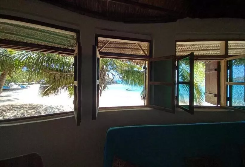 هتل Moheli Laka Lodge