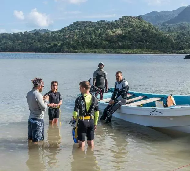 هتل Moheli Laka Lodge
