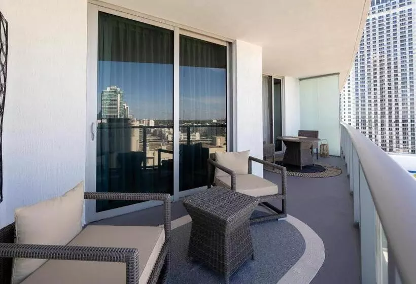Miami Magic Oasis