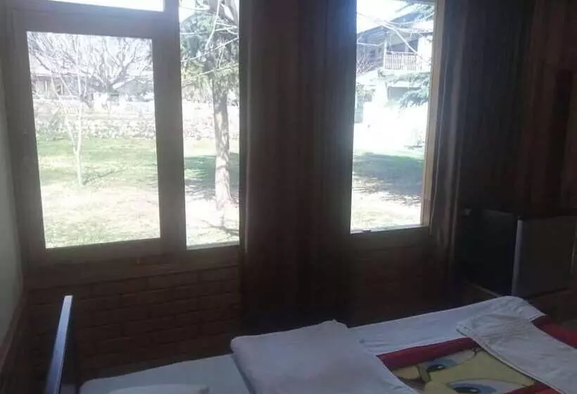 Mountain Inn Hotel Chitral