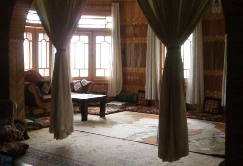 پانسیون Bhuribake Guest House Hunza