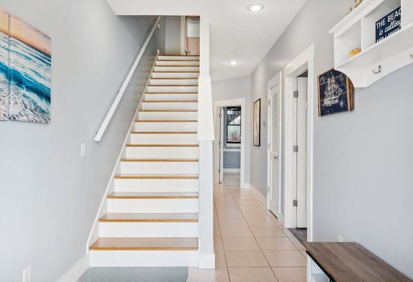 Seafoam By Avantstay 2 Blocks To Beach!