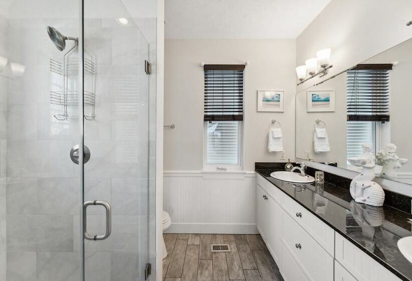 Seafoam By Avantstay 2 Blocks To Beach!