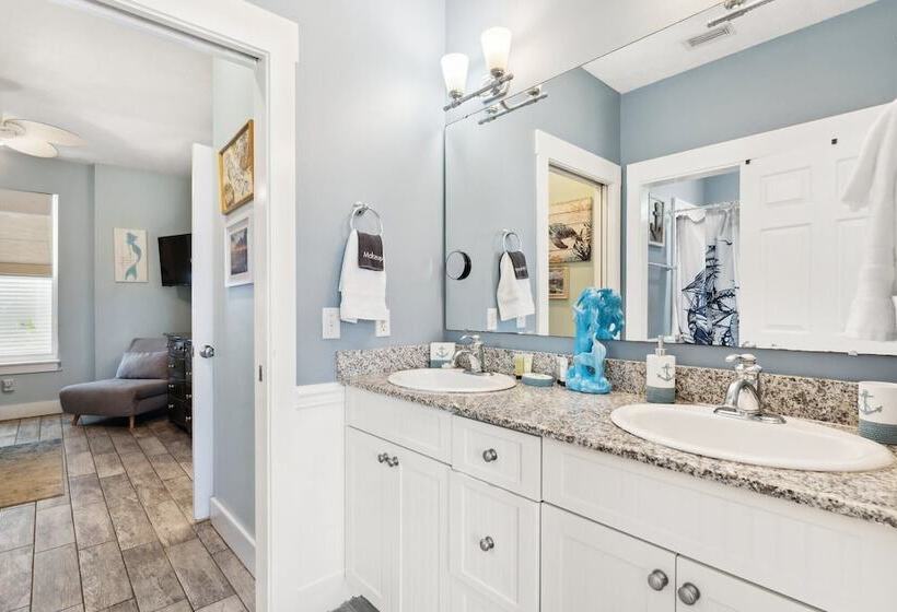 Seafoam By Avantstay 2 Blocks To Beach!