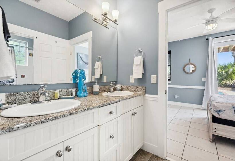 Seafoam By Avantstay 2 Blocks To Beach!