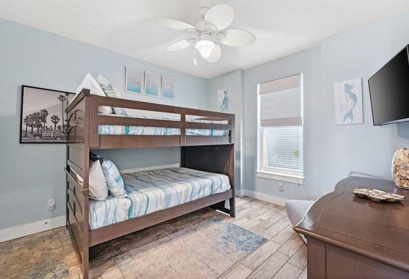 Seafoam By Avantstay 2 Blocks To Beach!