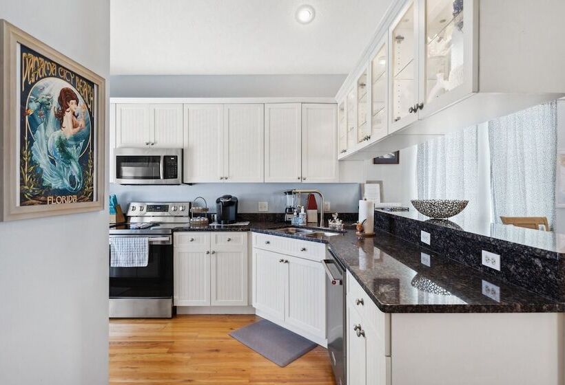 Seafoam By Avantstay 2 Blocks To Beach!