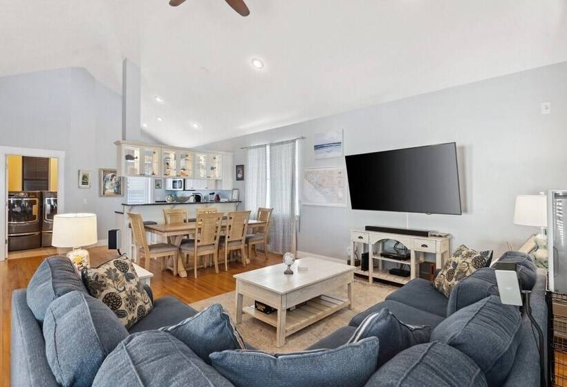 Seafoam By Avantstay 2 Blocks To Beach!