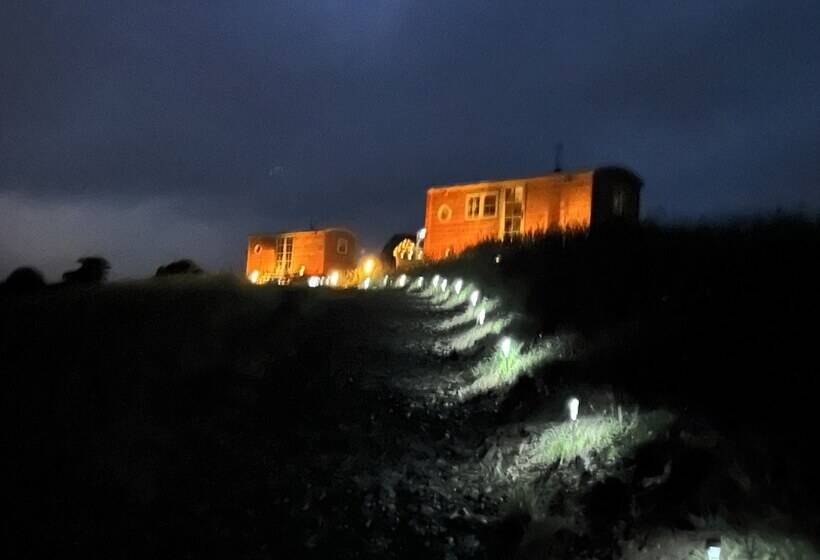 Stunning Shepherdhut/woodburner/openviews/barbeque