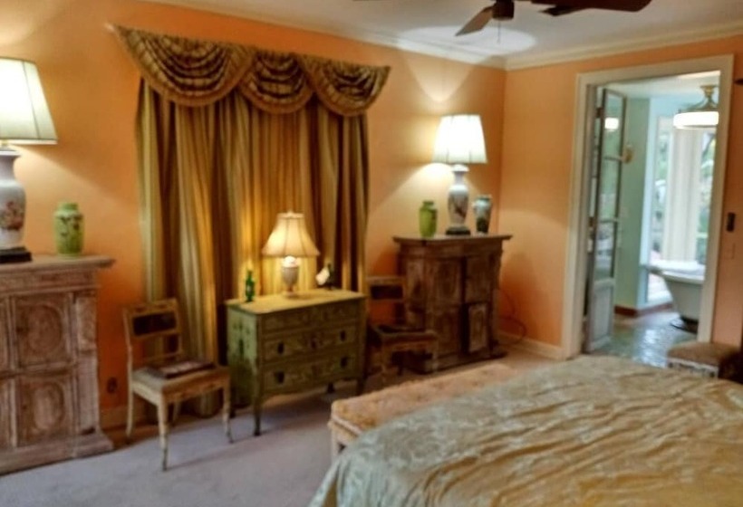 Aamiaismajoitus (B&B) Benzel Mansion