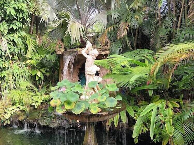 Aamiaismajoitus (B&B) Benzel Mansion