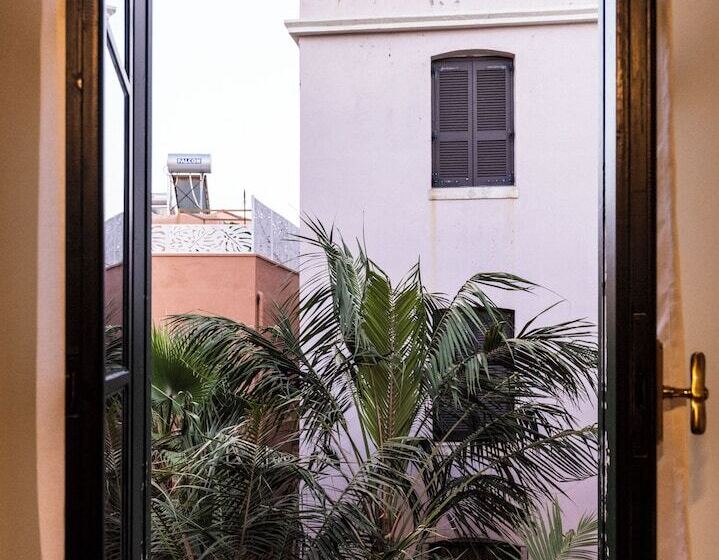 ベッドアンドブレックファースト Sundial Lodge