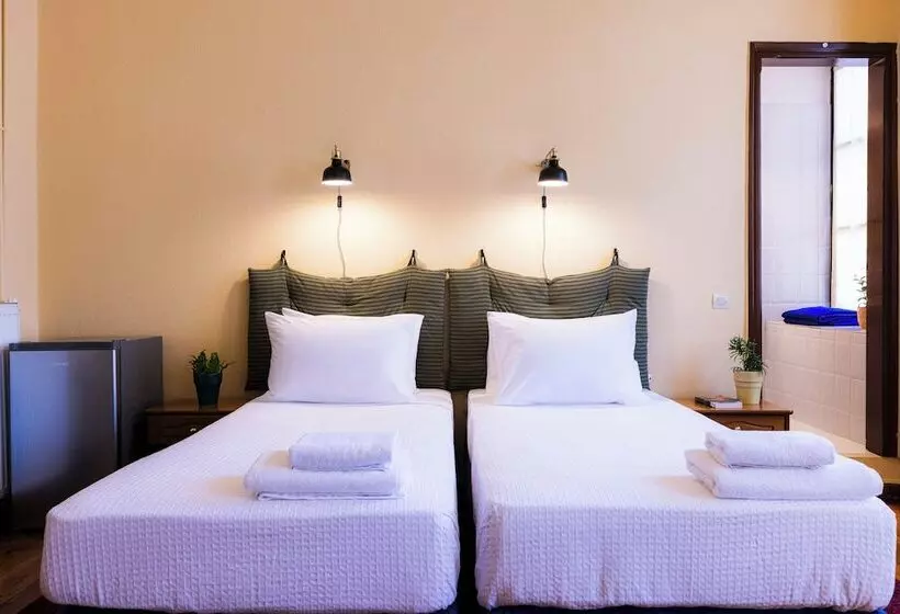 تختخواب و صبحانه Sundial Lodge