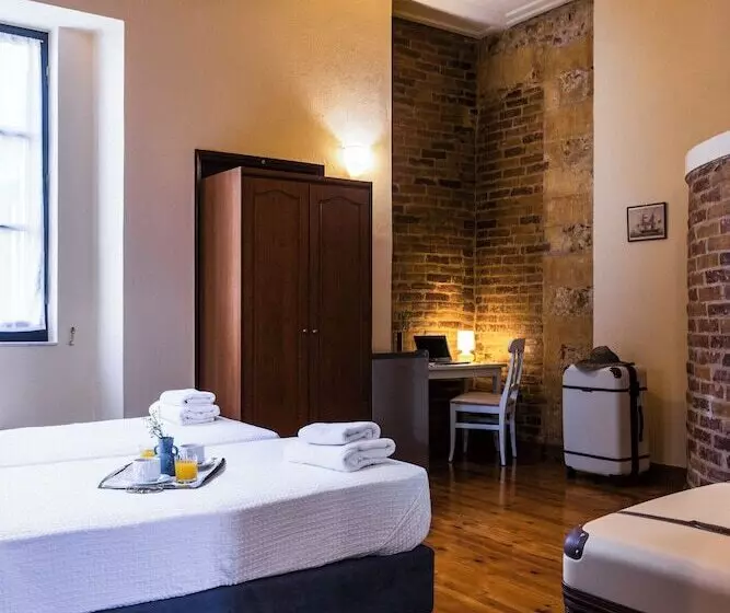 تختخواب و صبحانه Sundial Lodge