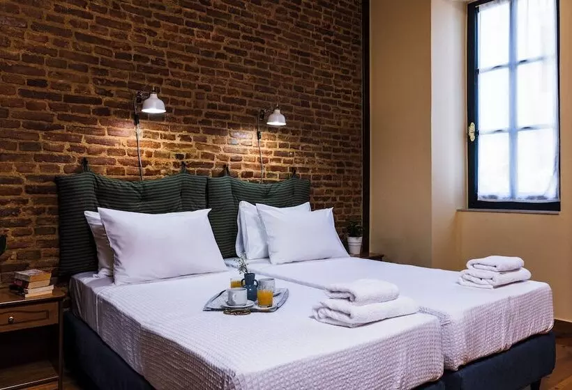 تختخواب و صبحانه Sundial Lodge