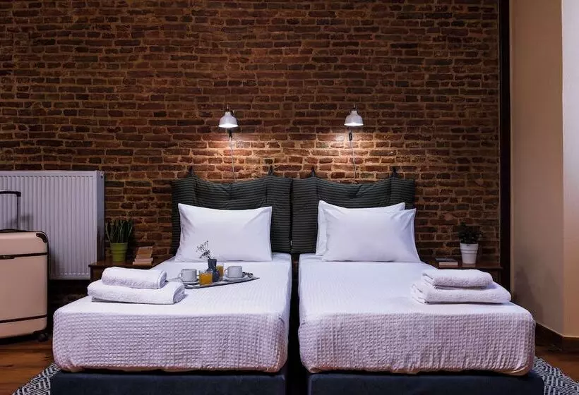 تختخواب و صبحانه Sundial Lodge