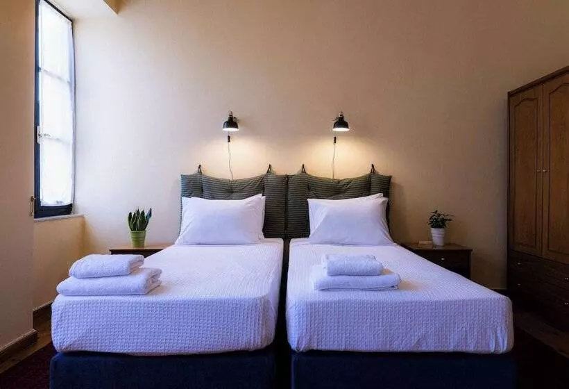 تختخواب و صبحانه Sundial Lodge