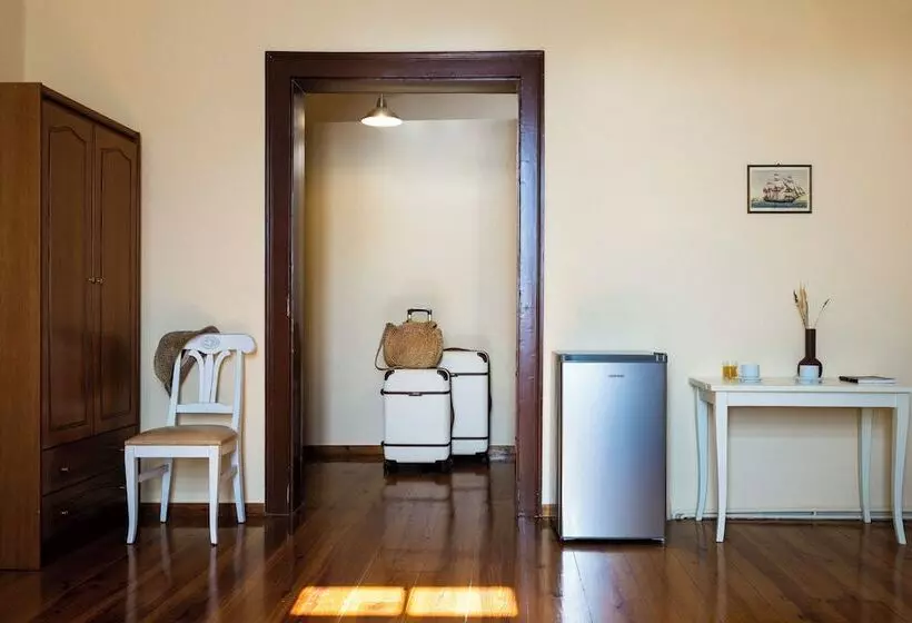 تختخواب و صبحانه Sundial Lodge