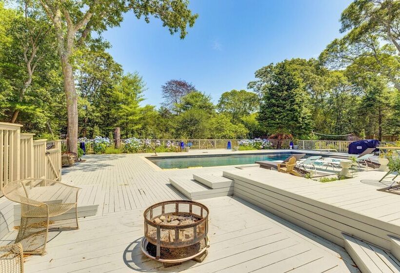 Hamptons Home W/ Private Pool, 1 Mi To Beach!