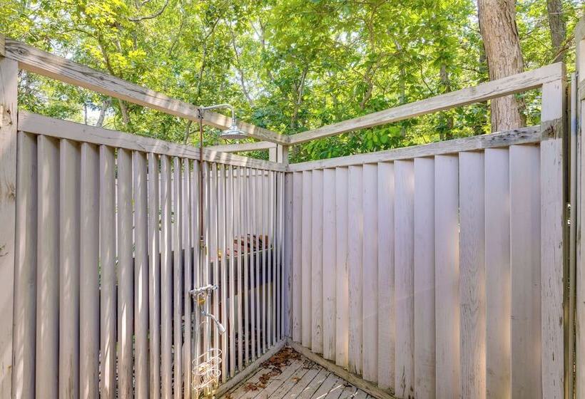 Hamptons Home W/ Private Pool, 1 Mi To Beach!