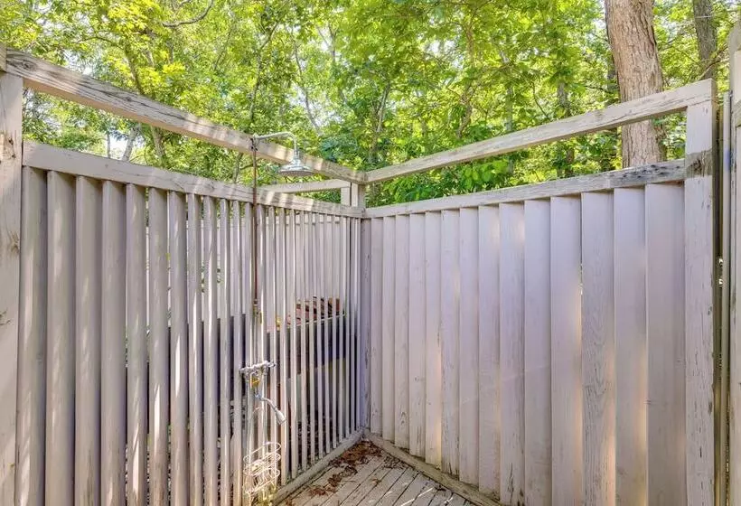 Hamptons Home W/ Private Pool, 1 Mi To Beach!