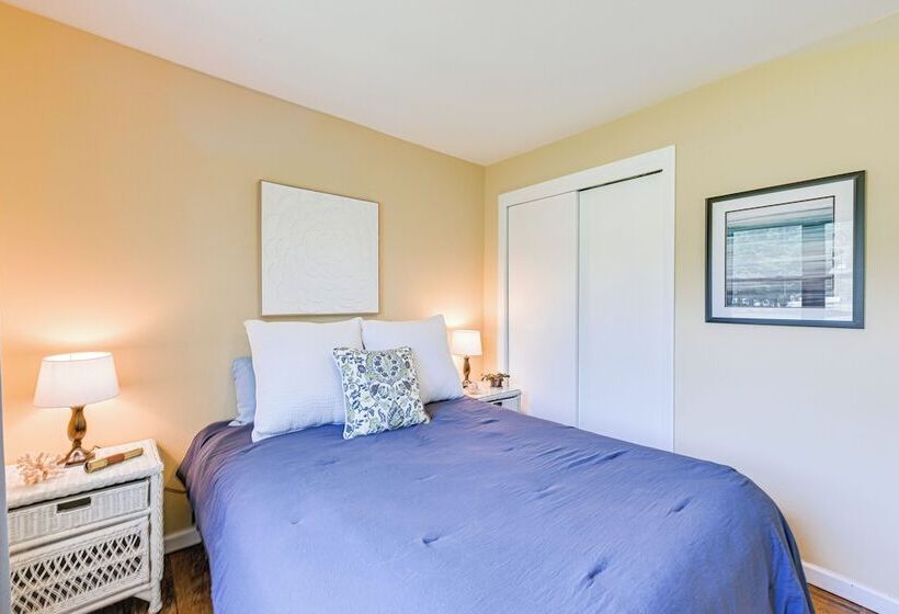 Hamptons Retreat W/ Private Dock, Kayak & Canoe!