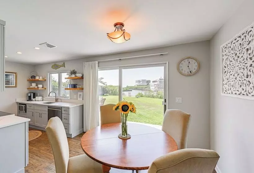 Hamptons Retreat W/ Private Dock, Kayak & Canoe!