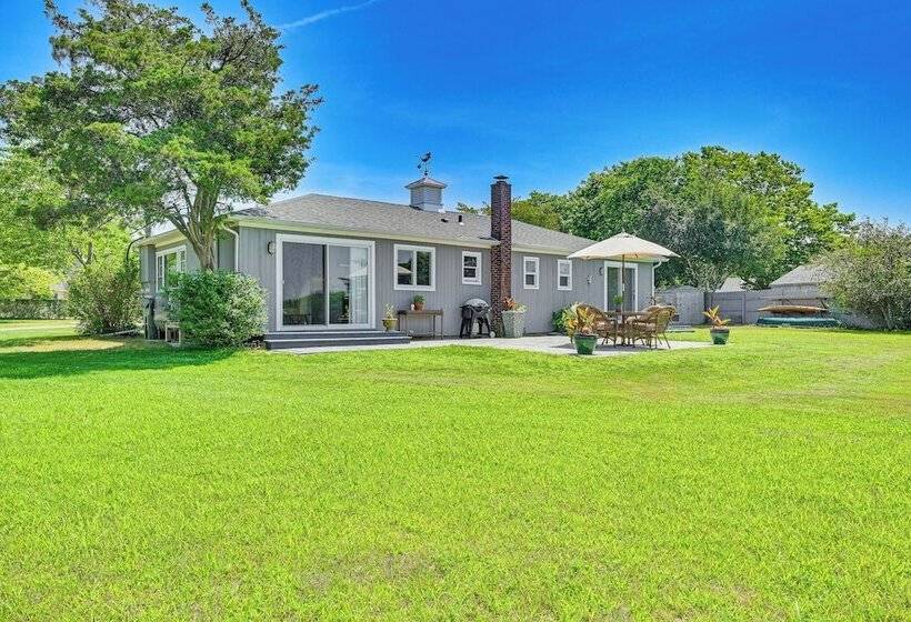 Hamptons Retreat W/ Private Dock, Kayak & Canoe!