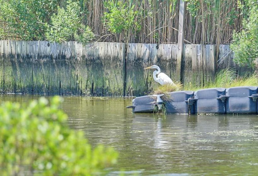 Hamptons Retreat W/ Private Dock, Kayak & Canoe!