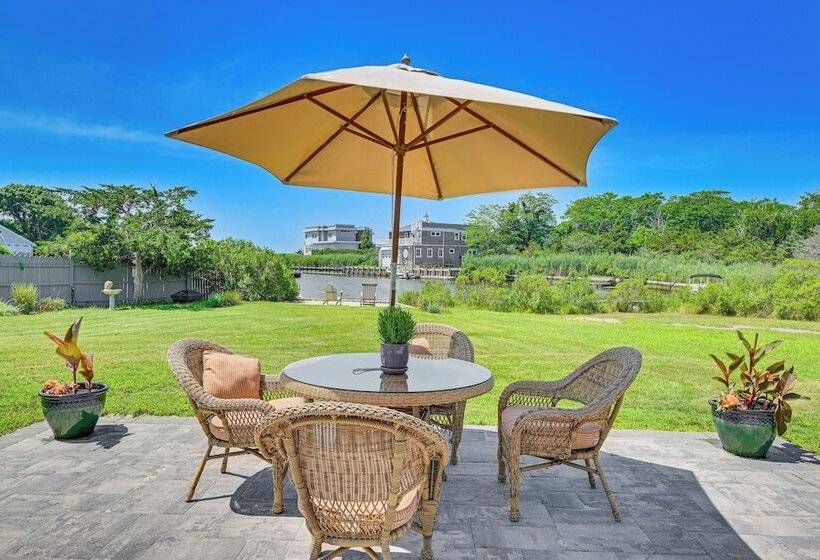 Hamptons Retreat W/ Private Dock, Kayak & Canoe!