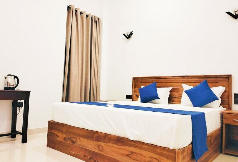 ホテル Pineapple Surf Arugambay