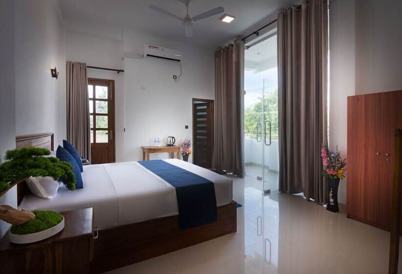 ホテル Pineapple Surf Arugambay