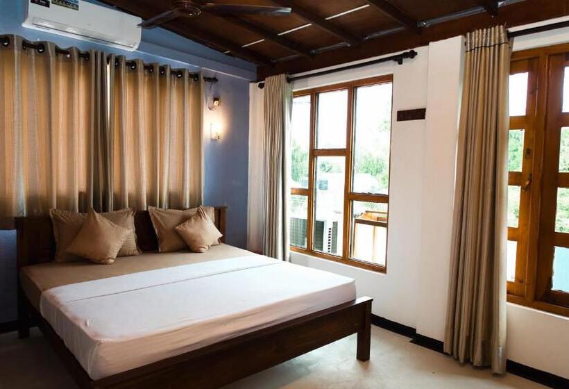 ホテル Pineapple Surf Arugambay