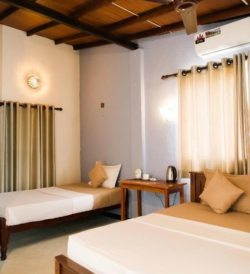 ホテル Pineapple Surf Arugambay