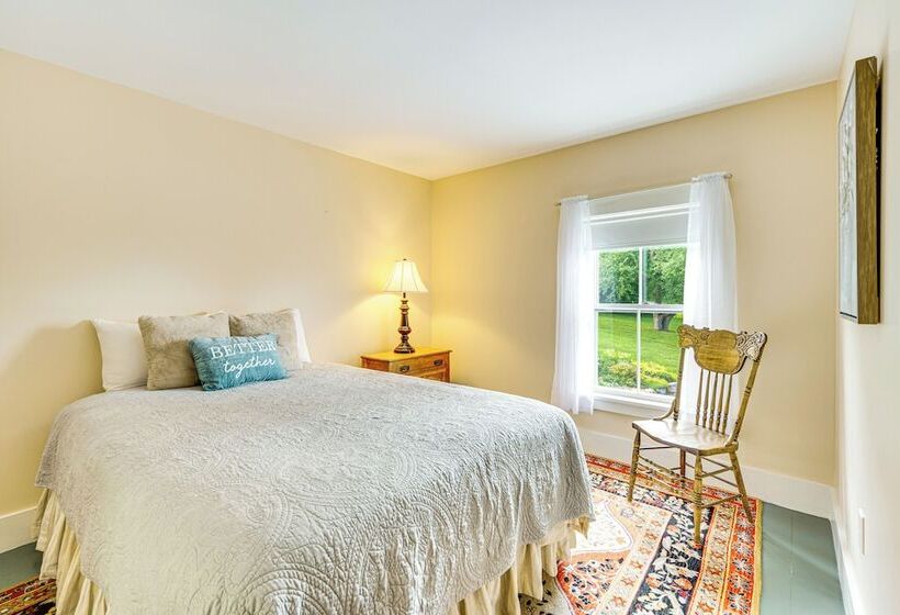 Idyllic Vermont Farmhouse: Mtn Views On 200 Acres!