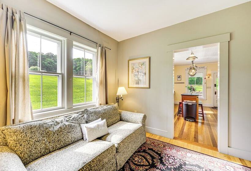 Idyllic Vermont Farmhouse: Mtn Views On 200 Acres!