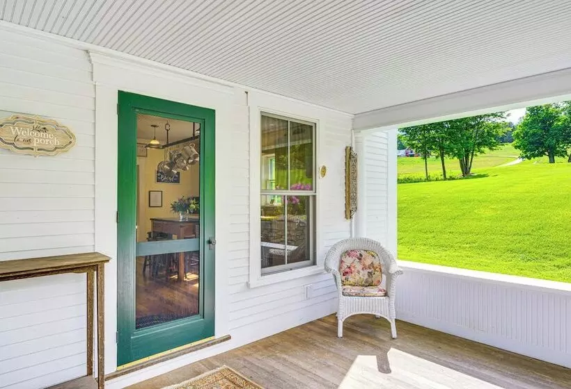 Idyllic Vermont Farmhouse: Mtn Views On 200 Acres!