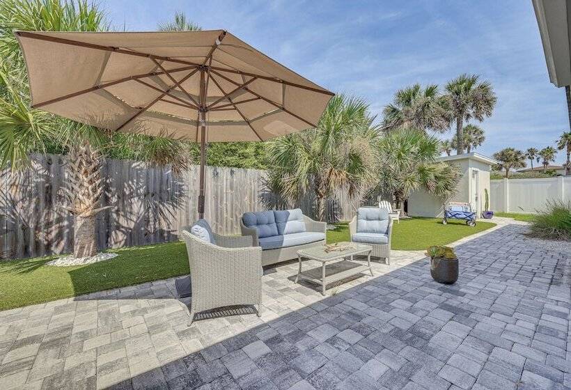 Jacksonville Beach Home W/ Yard, Walk To Shore