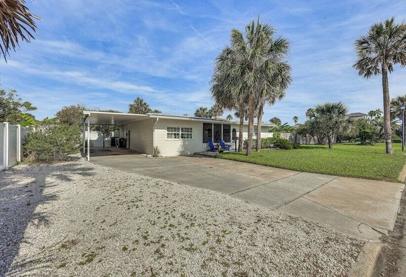 Jacksonville Beach Home W/ Yard, Walk To Shore