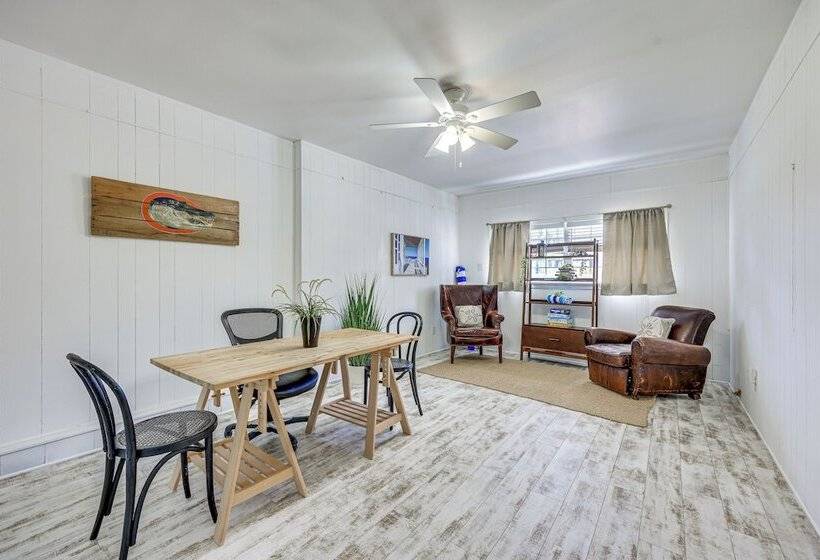 Jacksonville Beach Home W/ Yard, Walk To Shore