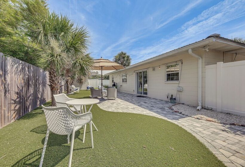 Jacksonville Beach Home W/ Yard, Walk To Shore