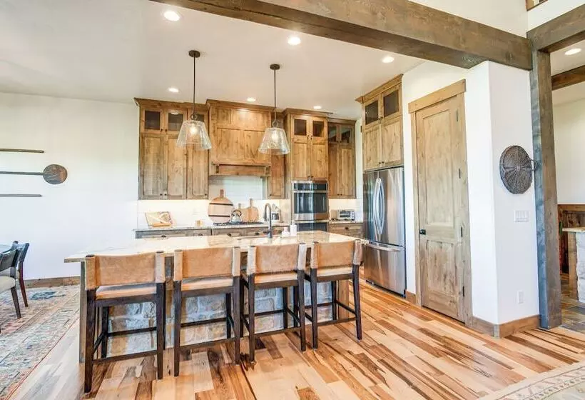 Luxe Tetonia Home W/ Tetons View, Close To Skiing!