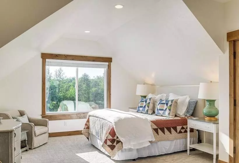 Luxe Tetonia Home W/ Tetons View, Close To Skiing!