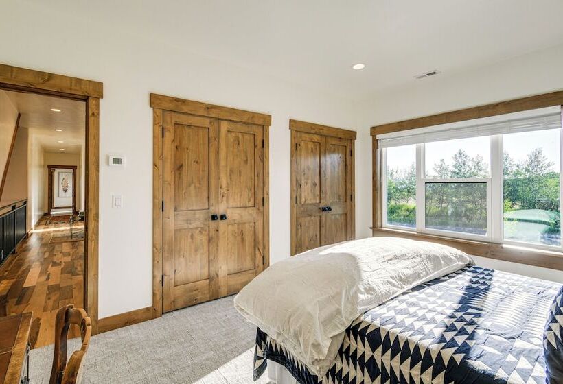 Luxe Tetonia Home W/ Tetons View, Close To Skiing!