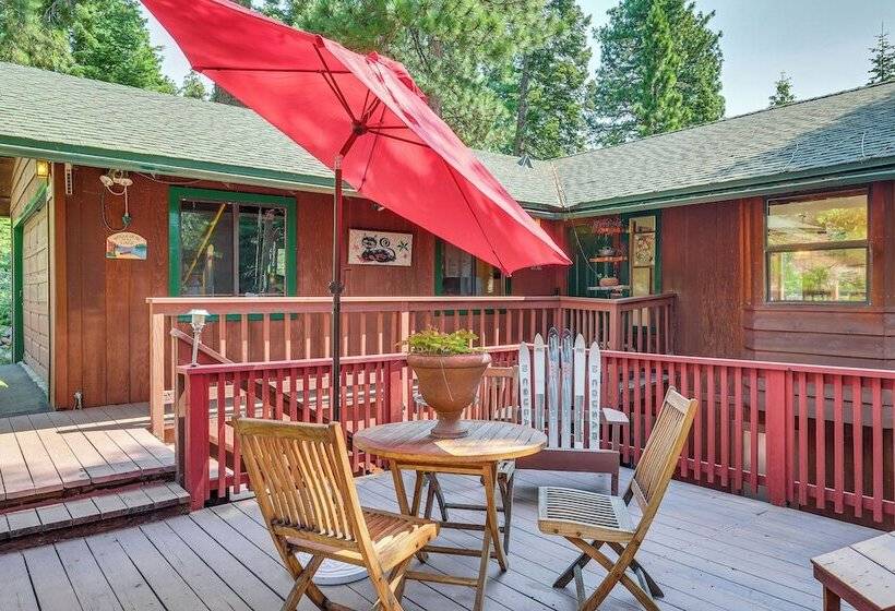 Peaceful Tahoe Vista Home W/ Decks: 1 Mi To Beach