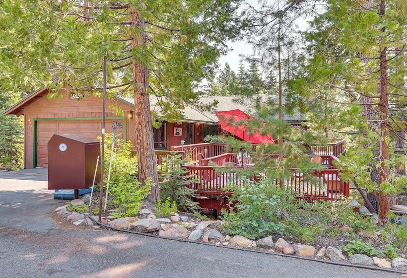 Peaceful Tahoe Vista Home W/ Decks: 1 Mi To Beach