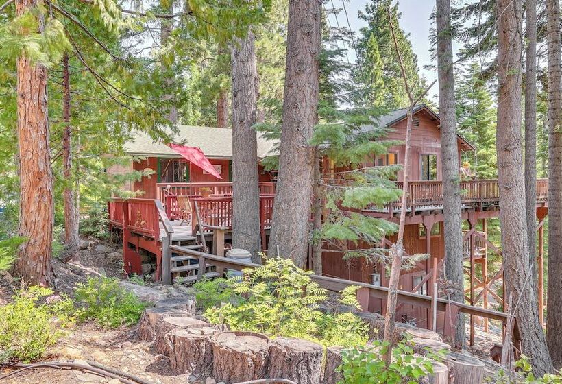 Peaceful Tahoe Vista Home W/ Decks: 1 Mi To Beach