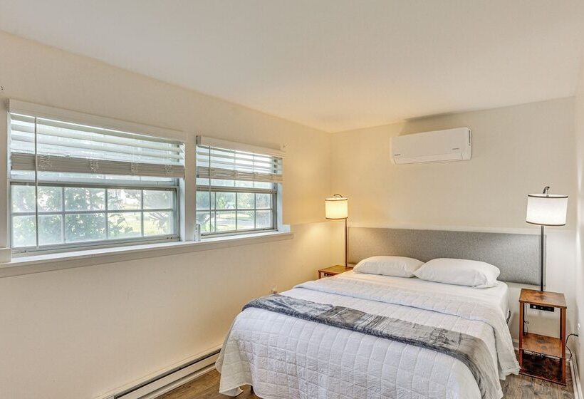 5 Mi To Downtown Harrisburg Family Home!