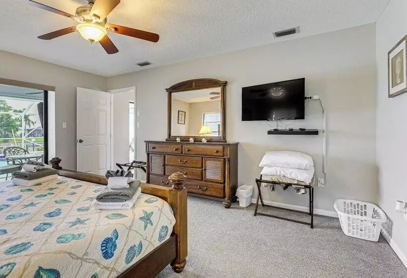 2 Mi To Fishermen S Village: Home W/ Dock!