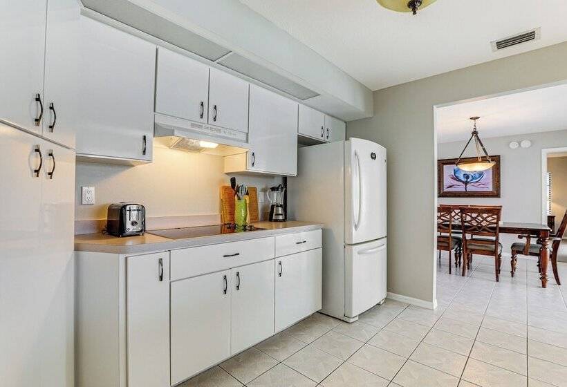 2 Mi To Fishermen S Village: Home W/ Dock!